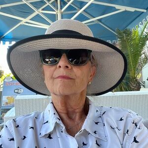 Meet your Posher, Debbie